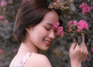 Nụ Cười Và Sắc Đẹp