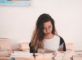 Thực Tế Và Hư Cấu Về Mắt