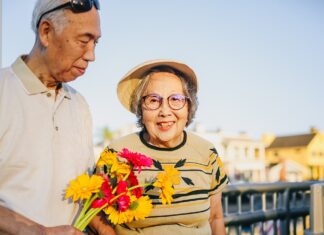 Hạnh Phúc Người Cao Niên